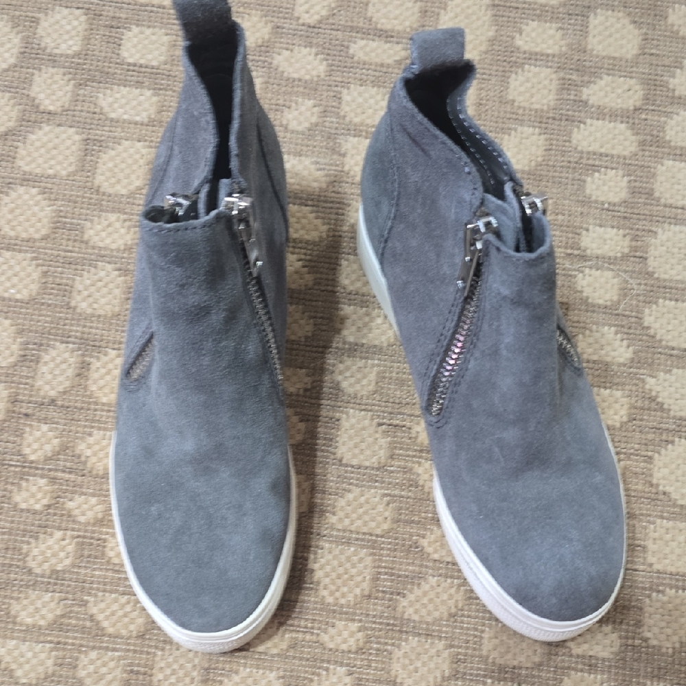 Steve Madden Gray Suede Ankle Boots